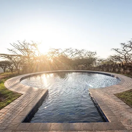 The Hilton Bush Hotel 3*